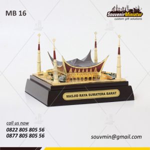 Miniatur Masjid Raya Sumatera Barat